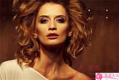 14959元實(shí)施<a href=http://www.f3bb6.cn/listinfo-731-0.html target=_blank class=infotextkey>玻尿酸</a>山根墊高夠嗎