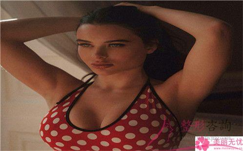 14959元實(shí)施<a href=http://www.f3bb6.cn/listinfo-731-0.html target=_blank class=infotextkey>玻尿酸</a>山根墊高夠嗎