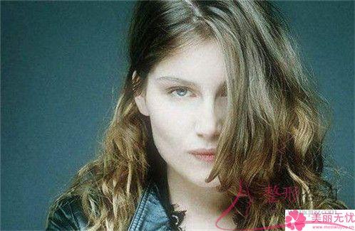 肉毒桿菌<a href=http://www.f3bb6.cn/listinfo-679-0.html target=_blank class=infotextkey>瘦小腿</a>注射三次可維系永久嗎