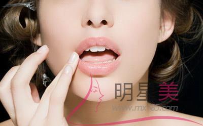 打了半年的<a href=http://www.f3bb6.cn/listinfo-731-0.html target=_blank class=infotextkey>玻尿酸</a>下巴突然腫了