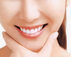 感覺右臉比左臉僵硬