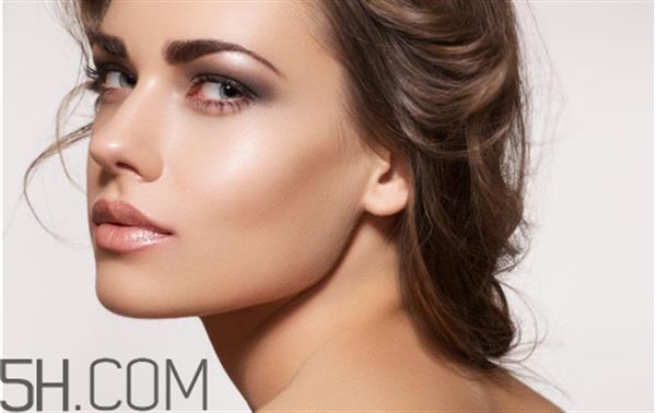 線雕<a href=http://www.f3bb6.cn/listinfo-737-0.html target=_blank class=infotextkey>隆鼻</a>多久可以化妝？線雕<a href=http://www.f3bb6.cn/listinfo-737-0.html target=_blank class=infotextkey>隆鼻</a>露線能剪掉嗎？