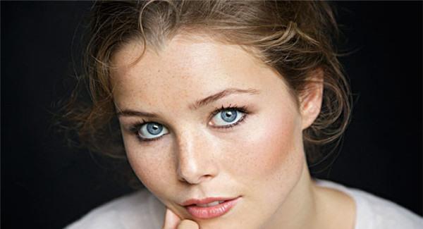 做<a href=http://www.f3bb6.cn/listinfo-613-0.html target=_blank class=infotextkey>射頻</a><a href=http://www.f3bb6.cn/listinfo-768-0.html target=_blank class=infotextkey>微針</a><a href=http://www.f3bb6.cn/listinfo-771-0.html target=_blank class=infotextkey>去眉間紋</a>適應癥與禁忌癥