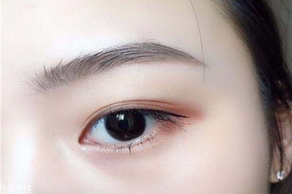 割<a href=http://www.f3bb6.cn/listinfo-724-0.html target=_blank class=infotextkey>雙眼皮</a>為什么會回縮 全切<a href=http://www.f3bb6.cn/listinfo-724-0.html target=_blank class=infotextkey>雙眼皮</a>回縮了