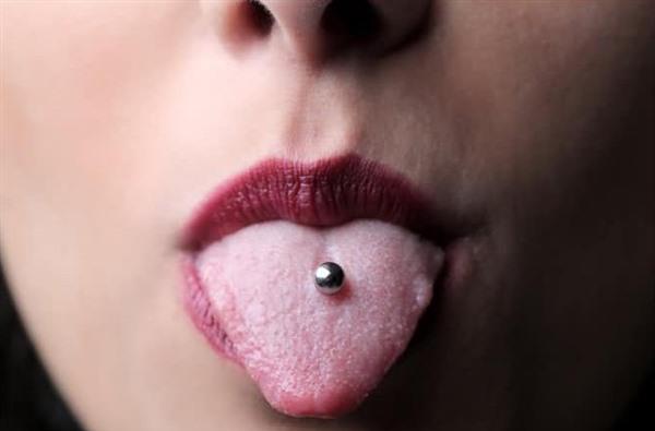 打舌釘多少錢(qián)一個(gè) 醫(yī)院可不可以穿舌釘