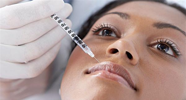 硅膠植入<a href=http://www.f3bb6.cn/listinfo-792-0.html target=_blank class=infotextkey>去法令紋</a>有什么注意事項？