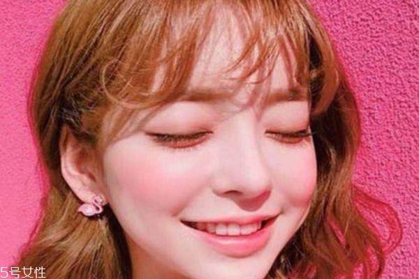 面部<a href=http://www.f3bb6.cn/listinfo-685-0.html target=_blank class=infotextkey>吸脂</a>后多久可以化妝 面部<a href=http://www.f3bb6.cn/listinfo-685-0.html target=_blank class=infotextkey>吸脂</a>手術(shù)術(shù)后注意事項(xiàng)