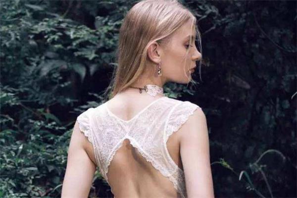 背部<a href=http://www.f3bb6.cn/listinfo-685-0.html target=_blank class=infotextkey>吸脂</a>適合什么人 哪些人不適合背部<a href=http://www.f3bb6.cn/listinfo-685-0.html target=_blank class=infotextkey>吸脂</a>