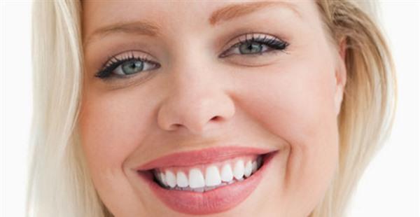 如何修復(fù)痤瘡疤痕皮膚