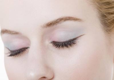 如何對眼部祛皺