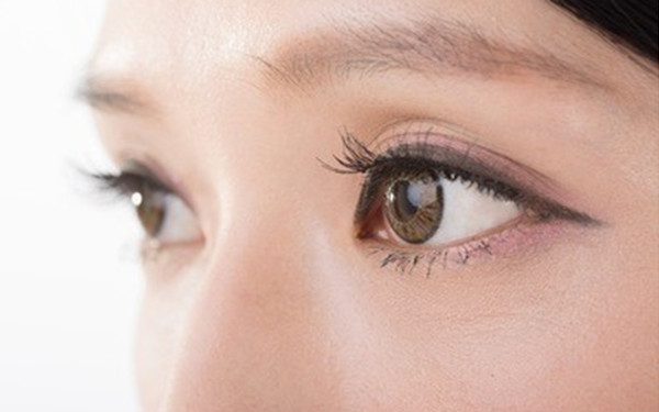 經(jīng)常貼<a href=http://www.f3bb6.cn/listinfo-724-0.html target=_blank class=infotextkey>雙眼皮</a>貼眼皮松弛