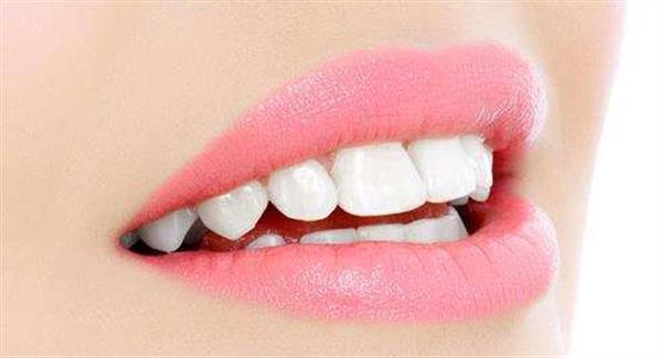 如何去除牙齒內側的牙石