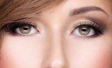 眼皮下垂割<a href=http://www.f3bb6.cn/listinfo-724-0.html target=_blank class=infotextkey>雙眼皮</a>手術