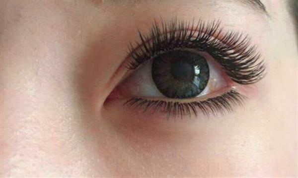 去皮去脂<a href=http://www.f3bb6.cn/listinfo-724-0.html target=_blank class=infotextkey>雙眼皮</a>的害處