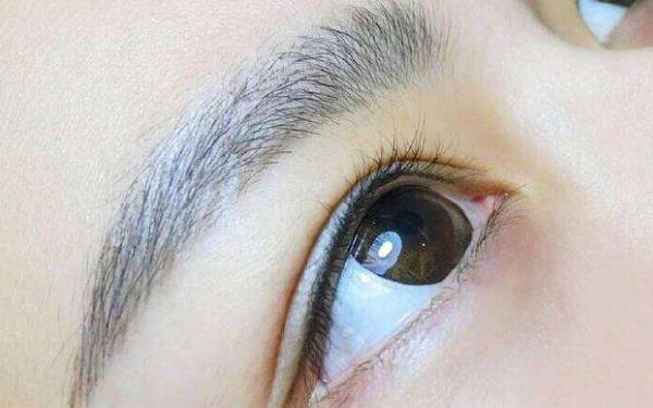 剛紋完眉毛要注意什么