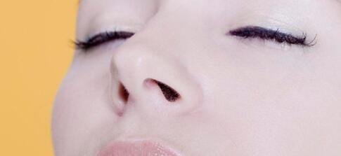 硅膠<a href=http://www.f3bb6.cn/listinfo-737-0.html target=_blank class=infotextkey>隆鼻</a>大概價位