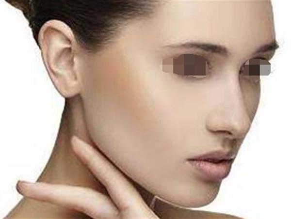 打完<a href=http://www.f3bb6.cn/listinfo-631-0.html target=_blank class=infotextkey>瘦臉</a><a href=http://www.f3bb6.cn/listinfo-614-0.html target=_blank class=infotextkey>除皺</a>能吃東西嗎