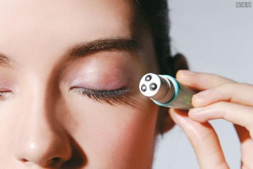 上眼皮抽脂一般是多少錢？