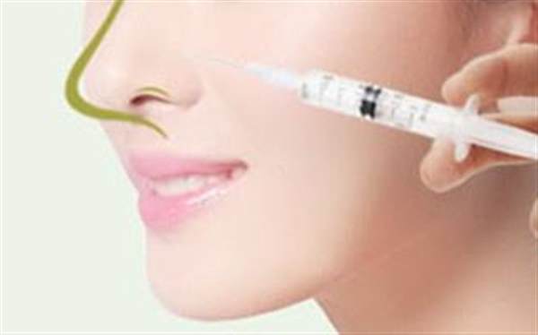 長期注射<a href=http://www.f3bb6.cn/listinfo-737-0.html target=_blank class=infotextkey>隆鼻</a>的害處