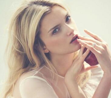 激光<a href=http://www.f3bb6.cn/listinfo-682-0.html target=_blank class=infotextkey>溶脂</a>瘦雙下巴多少錢