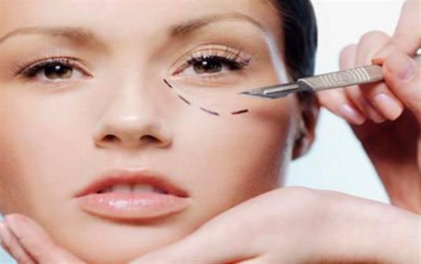 <a href=http://www.f3bb6.cn/listinfo-655-0.html target=_blank class=infotextkey>切眉</a><a href=http://www.f3bb6.cn/listinfo-708-0.html target=_blank class=infotextkey>去眼袋</a>后注意事項(xiàng)