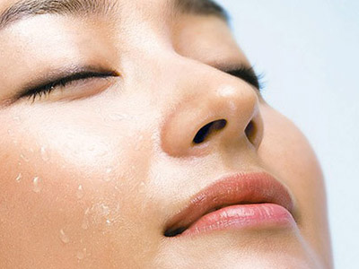 做了假體<a href=http://www.f3bb6.cn/listinfo-737-0.html target=_blank class=infotextkey>隆鼻</a>會腫幾天