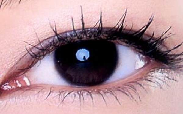 割完<a href=http://www.f3bb6.cn/listinfo-724-0.html target=_blank class=infotextkey>雙眼皮</a>怎么消腫快