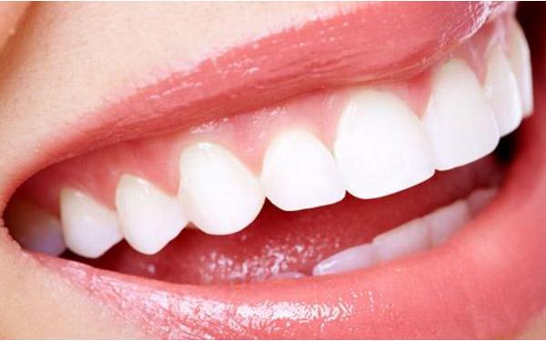 牙齒<a href=http://www.f3bb6.cn/listinfo-830-0.html target=_blank class=infotextkey>美容冠</a>多少錢