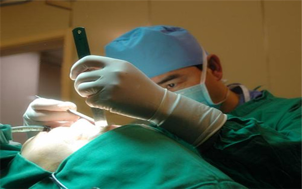 膨體<a href=http://www.f3bb6.cn/listinfo-737-0.html target=_blank class=infotextkey>隆鼻</a>失敗的表現你知道嗎?