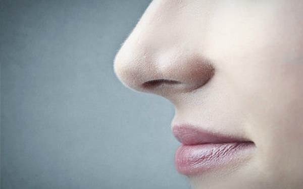 自體脂肪<a href=http://www.f3bb6.cn/listinfo-737-0.html target=_blank class=infotextkey>隆鼻</a>需要注意什么