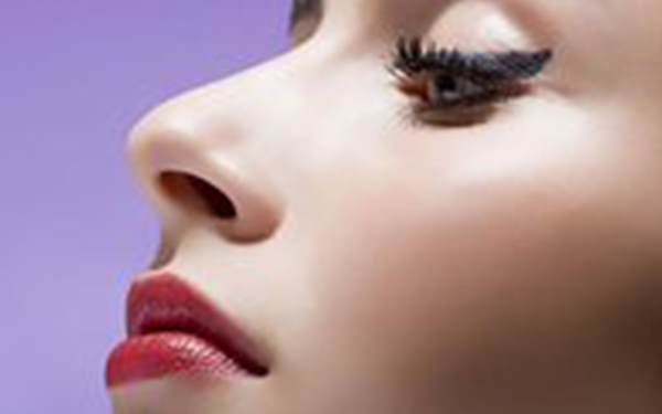 自體脂肪<a href=http://www.f3bb6.cn/listinfo-737-0.html target=_blank class=infotextkey>隆鼻</a>的效果