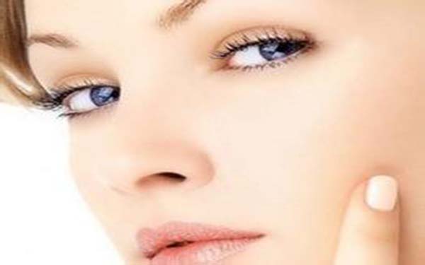 脂肪填充如何眼睛消腫