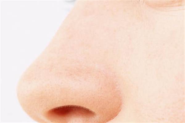 自體軟骨<a href=http://www.f3bb6.cn/listinfo-737-0.html target=_blank class=infotextkey>隆鼻</a>術適合什么人