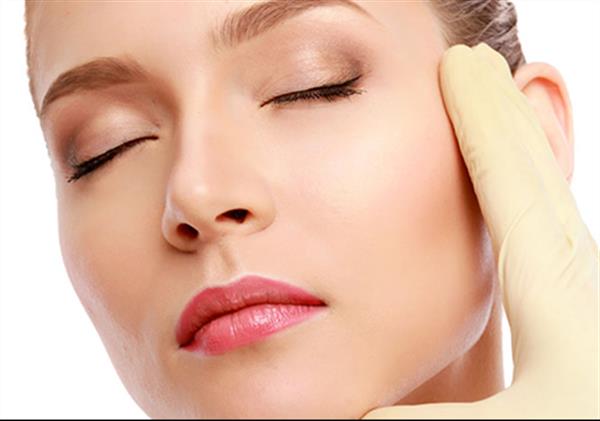 廣州自體組織<a href=http://www.f3bb6.cn/listinfo-737-0.html target=_blank class=infotextkey>隆鼻</a>修復過程及效果