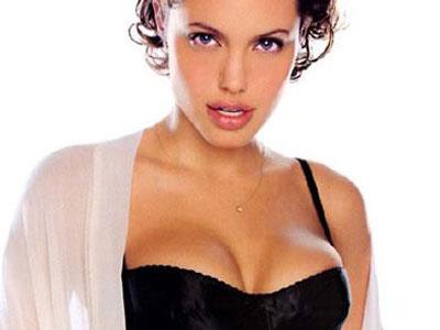 女人練胸肌能夠豐胸嗎